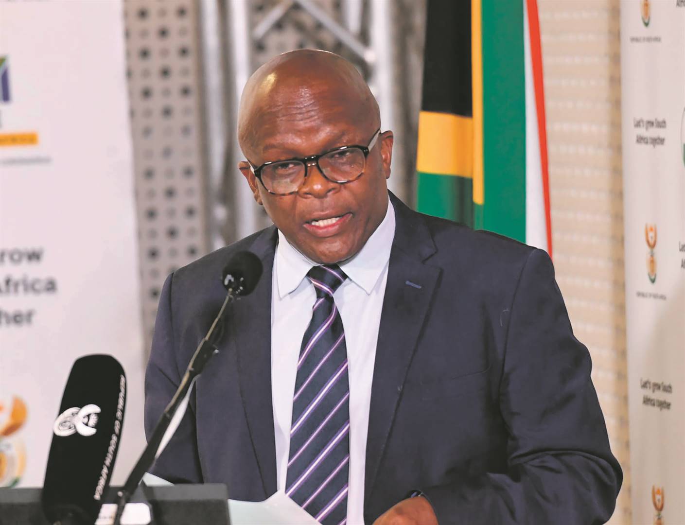 Gungubele, before targeting Sisulu, please explain your corruption in Ekurhuleni and the PIC